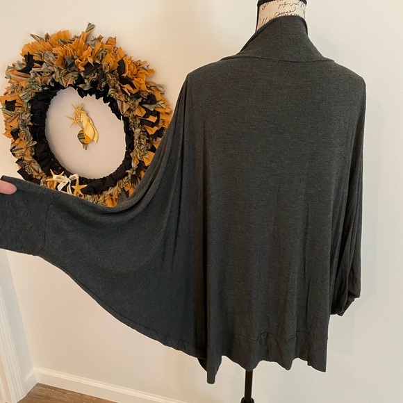 Gray ee:some open front cardigan size medium - Picture 6 of 8